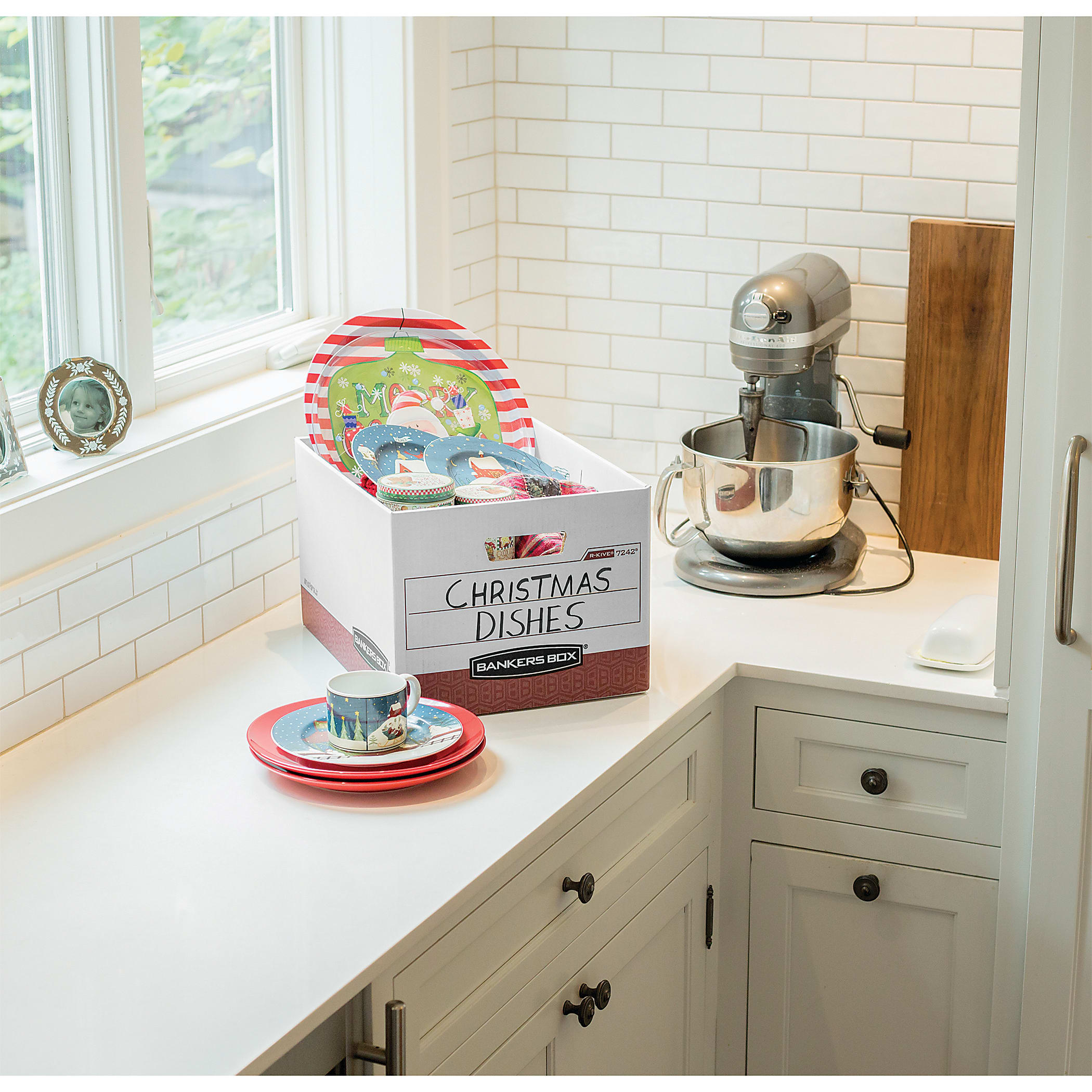 Bankers Box® R Kive® Standard-Duty Storage Boxes With Lift-Off Lids, Letter/Legal Size, 15" x 12" x 10", 60% Recycled, White/Red, Case Of 12 - Image 3