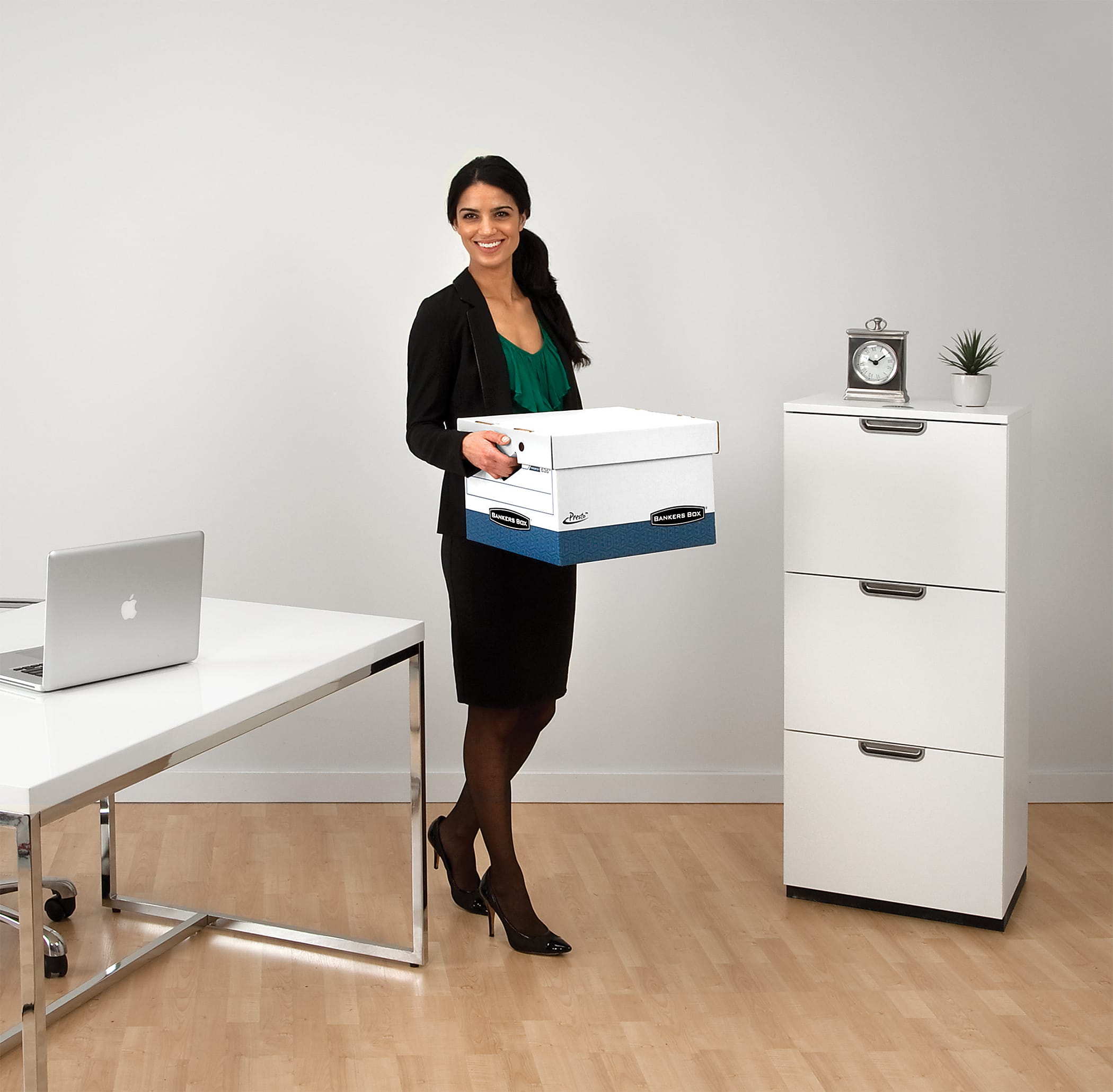 Bankers Box® Presto™ Heavy-Duty Storage Boxes With Locking Lift-Off Lids And Built-In Handles, Letter/Legal Size, 15" x 12" x 10", 60% Recycled, White/Blue, Case Of 2 - Image 5