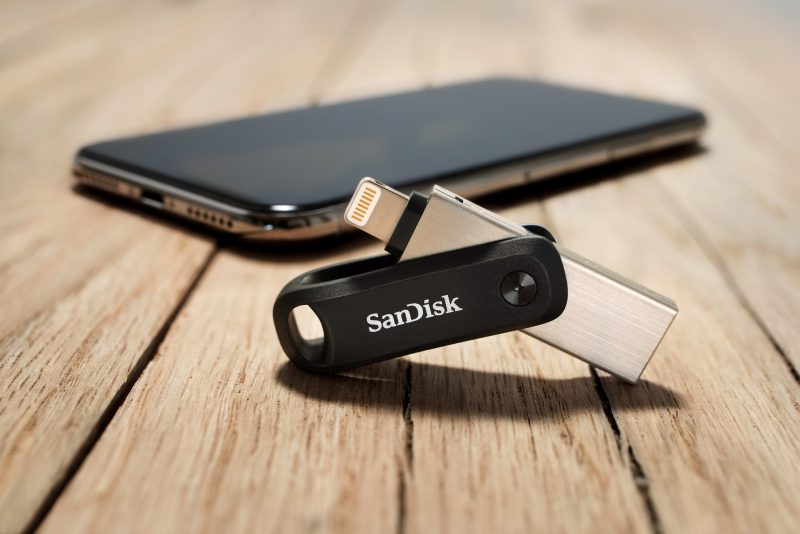 SanDisk® iXpand™ USB 3.0 Flash Drive Go, 256GB, Black/Silver - Image 8