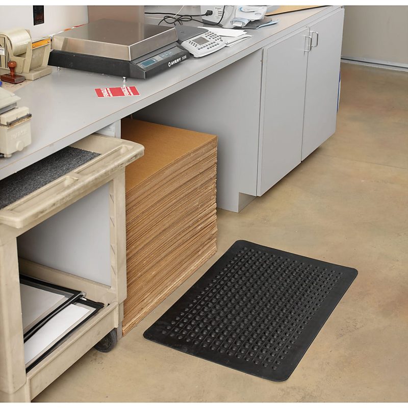 Genuine Joe Flex Step Anti-Fatigue Mat, 2' x 3', Black - Image 4