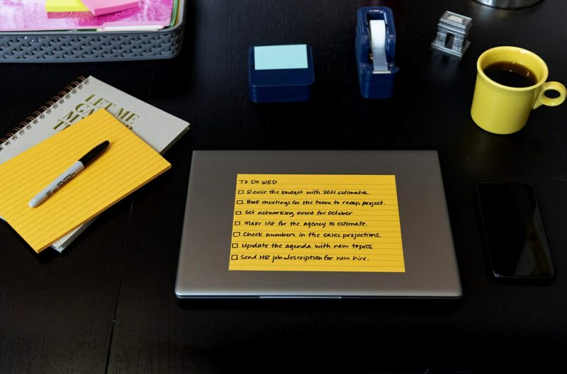 Post-it Super Sticky Notes, 4 Pads, 8 in x 6 in, 2x the Sticking Power, School Supplies and Office Products, Sticky Notes for Vertical Surfaces, Monitors, Walls and Windows, Energy Boost Collection, Lined - Image 10