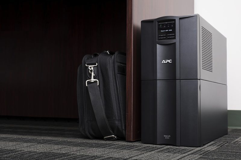 APC® Smart-UPS 10-Outlet Tower With SmartConnect, 2,200VA/1,920 Watts, SMT2200C - Image 3