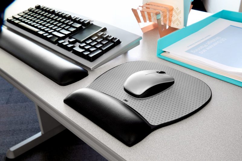 3M™ Large Gel Wrist Rest For Keyboards, 19"H x 0.8"W x 2.8"D, Black - Image 8