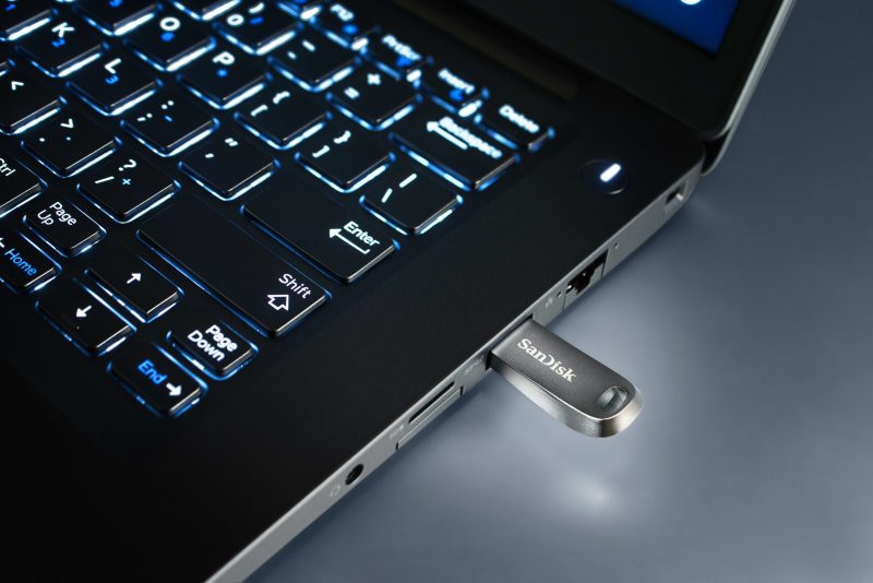 SanDisk® Ultra Luxe USB 3.1 Flash Drive, 256GB, Silver - Image 4