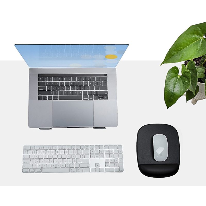 StarTech.com Mouse Pad with Hand rest, 6.7x7.1x 0.8in (17x18x2cm), Ergonomic Mouse Pad w/ Wrist Support, Non-Slip PU Base, Gel Mouse Pad - Image 6