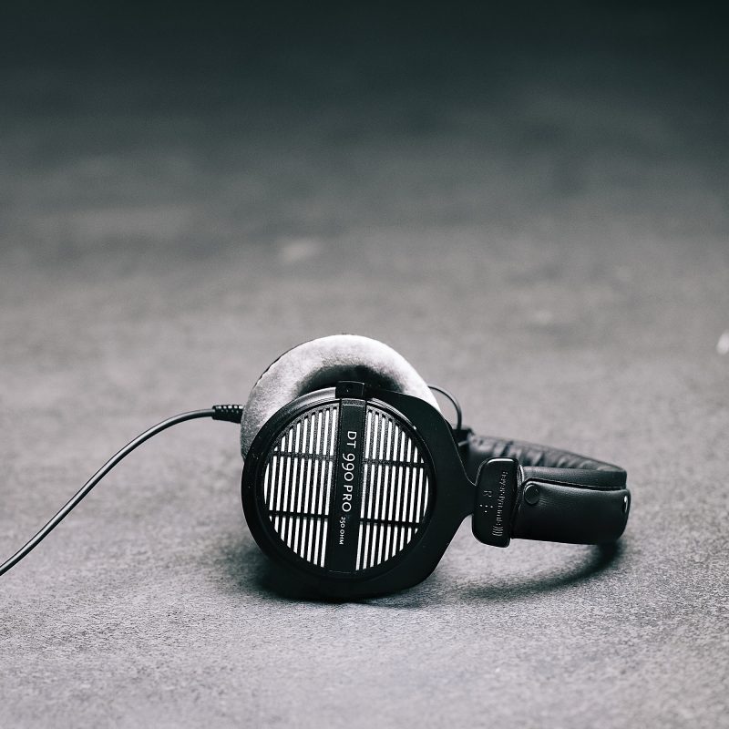 beyerdynamic Over-Ear Open-Back Studio Headphones, Black/Silver, DT 990 PRO - Image 2